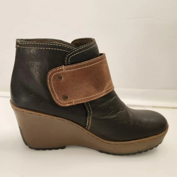 Fly London size 39 leather wedge bootie black tan boot - Picture 4 of 13